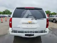 2013 Chevrolet Suburan photo