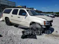 2013 Chevrolet Suburan photo
