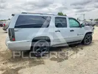 2013 Chevrolet Suburan photo