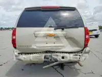 2013 Chevrolet Suburan photo
