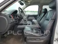 2013 Chevrolet Suburan photo