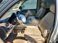 2013 Chevrolet Suburan photo
