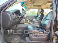 2013 Chevrolet Suburan фото