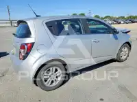 2013 Chevrolet Sonic фото