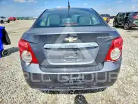 2013 Chevrolet Sonic фото
