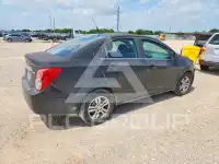 2013 Chevrolet Sonic фото