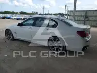 2013 BMW 750 photo