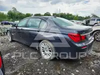 2013 BMW 750 photo