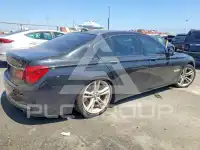 2013 BMW 750 фото