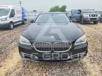 2013 BMW 750 фото