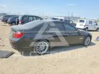 2013 BMW 750 фото