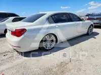 2013 BMW 750 фото