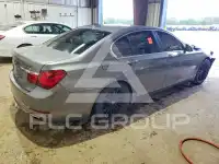 2013 BMW 750 photo