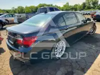 2013 BMW 750 фото