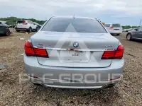 2013 BMW 750 фото