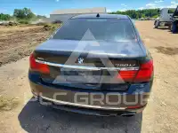 2013 BMW 750 фото