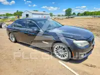 2013 BMW 750 фото