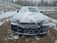 2013 BMW 750 фото