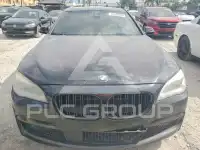 2013 BMW 750 photo
