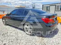 2013 BMW 750 фото