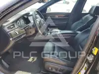 2013 BMW 750 фото