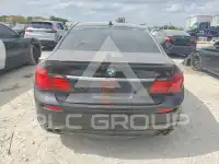 2013 BMW 750 photo