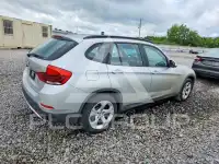 2013 BMW X1 фото