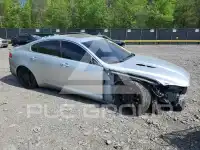 2013 Jaguar XF photo