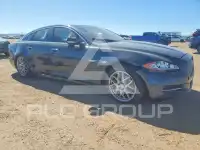 2013 Jaguar XJ photo