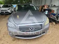 2013 Infinity M37 photo