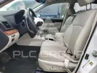 2013 Subaru Outback photo
