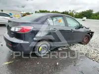 2013 Mazda 3 photo