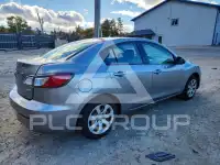 2013 Mazda 3 photo