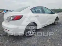 2013 Mazda 3 photo