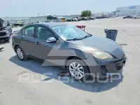2013 Mazda 3 photo
