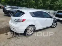 2013 Mazda 3 photo