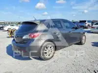 2013 Mazda 3 photo