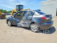 2013 Mazda 3 photo
