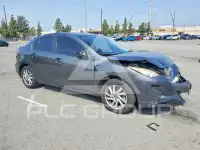 2013 Mazda 3 photo