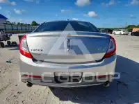 2013 Lincoln MKS photo