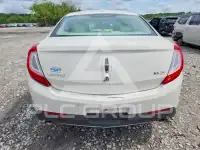 2013 Lincoln MKS photo