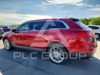 2013 Lincoln MKT photo
