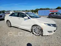 2013 Lincoln MKZ photo
