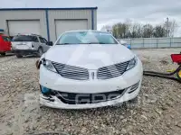 2013 Lincoln MKZ photo