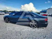 2013 Audi S8 photo