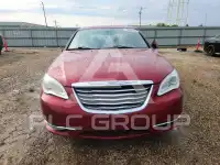 2013 Chrysler 200 photo