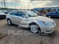 2013 Chrysler 200 photo