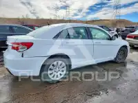 2013 Chrysler 200 photo