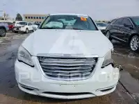 2013 Chrysler 200 photo