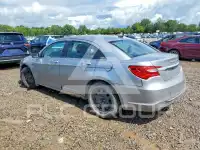 2013 Chrysler 200 photo